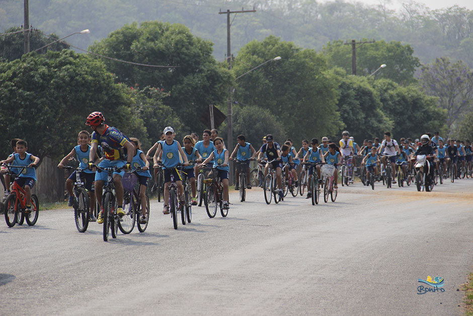 Confira a galeria de fotos do passeio ciclístico do Instituto Mirim Ambiental de Bonito