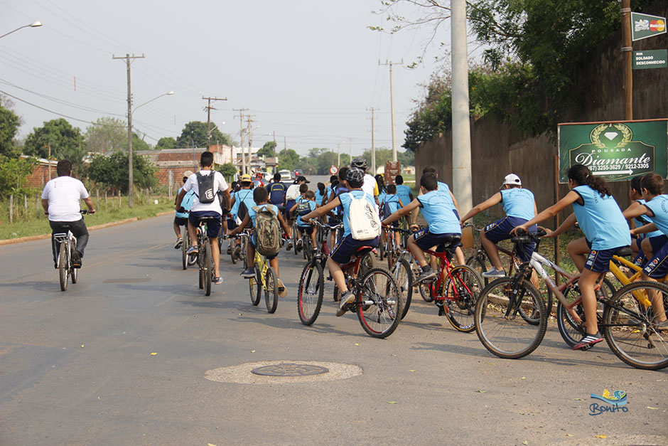 Confira a galeria de fotos do passeio ciclístico do Instituto Mirim Ambiental de Bonito