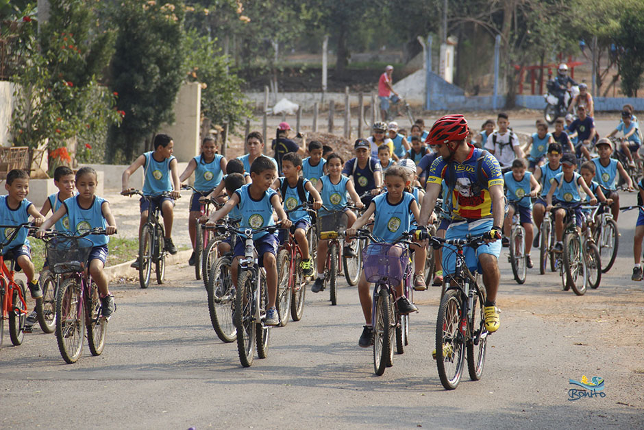 Confira a galeria de fotos do passeio ciclístico do Instituto Mirim Ambiental de Bonito