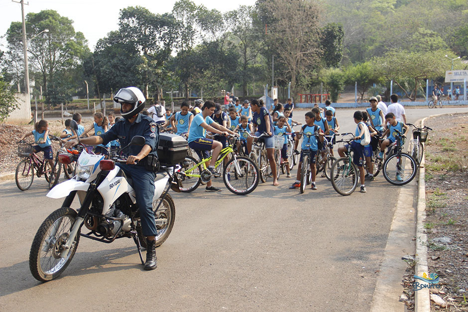 Confira a galeria de fotos do passeio ciclístico do Instituto Mirim Ambiental de Bonito