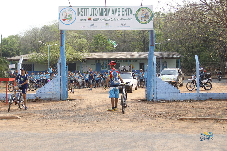 Confira a galeria de fotos do passeio ciclístico do Instituto Mirim Ambiental de Bonito