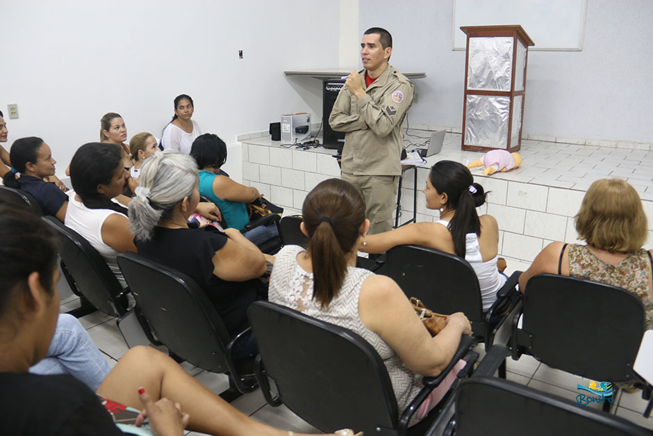 SEMED realiza curso de primeiros socorros para professores e atendentes das creches