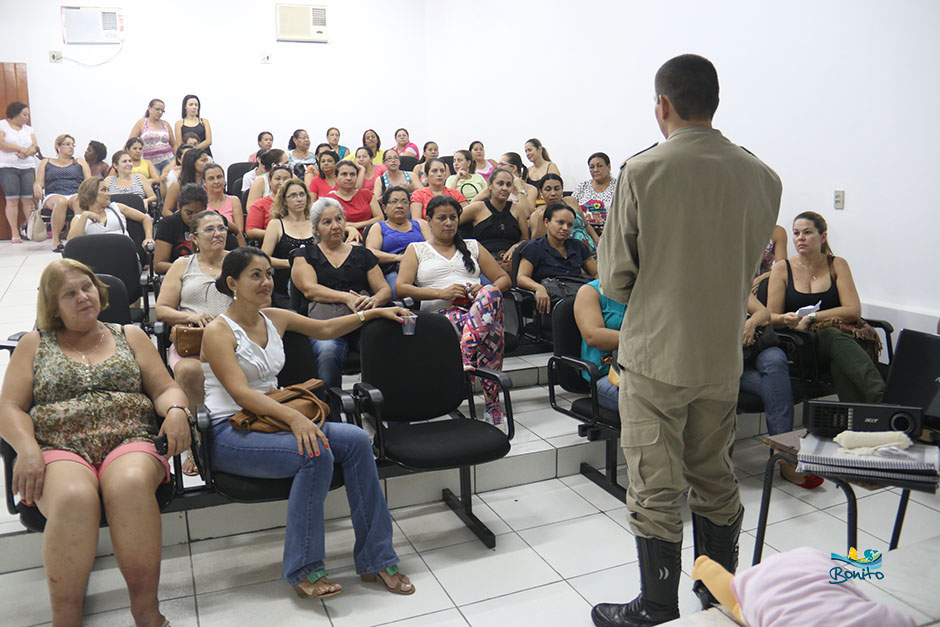 SEMED realiza curso de primeiros socorros para professores e atendentes das creches