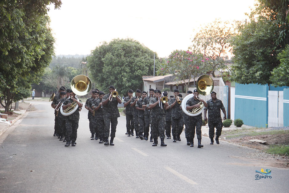 Confira a Alvorada festiva com as Bandas do Exército e da Seleta