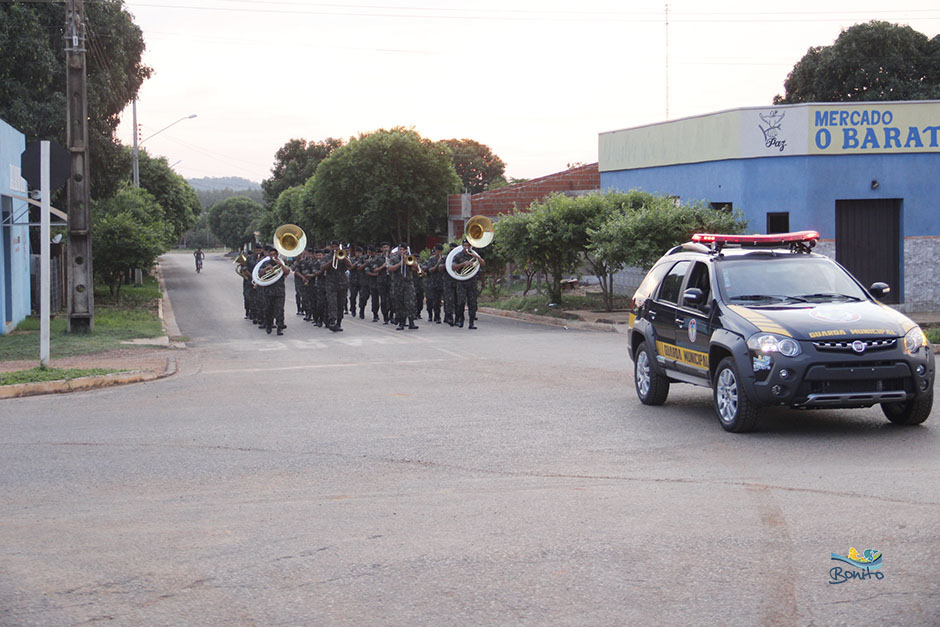 Confira a Alvorada festiva com as Bandas do Exército e da Seleta