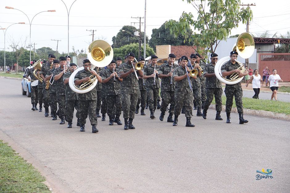 Confira a Alvorada festiva com as Bandas do Exército e da Seleta