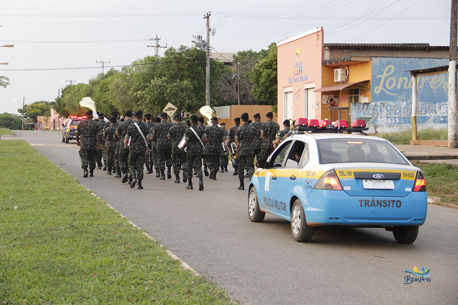 Confira a Alvorada festiva com as Bandas do Exército e da Seleta