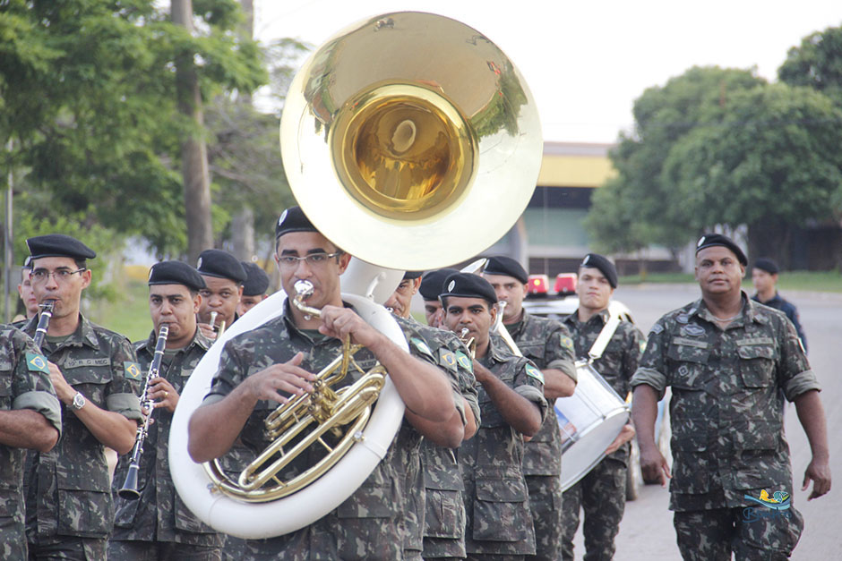 Confira a Alvorada festiva com as Bandas do Exército e da Seleta