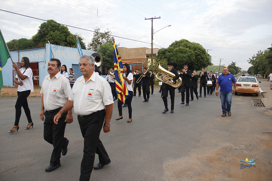 Confira a Alvorada festiva com as Bandas do Exército e da Seleta