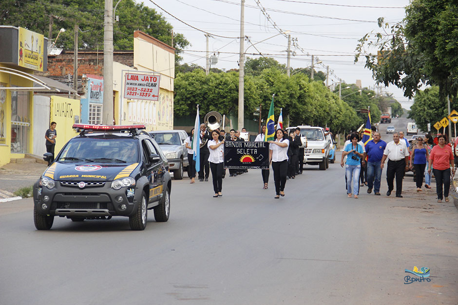 Confira a Alvorada festiva com as Bandas do Exército e da Seleta