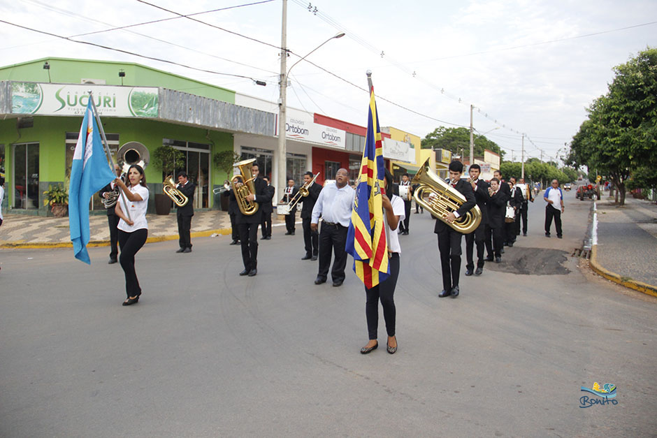 Confira a Alvorada festiva com as Bandas do Exército e da Seleta