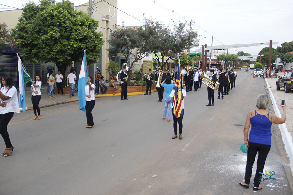 Confira a Alvorada festiva com as Bandas do Exército e da Seleta