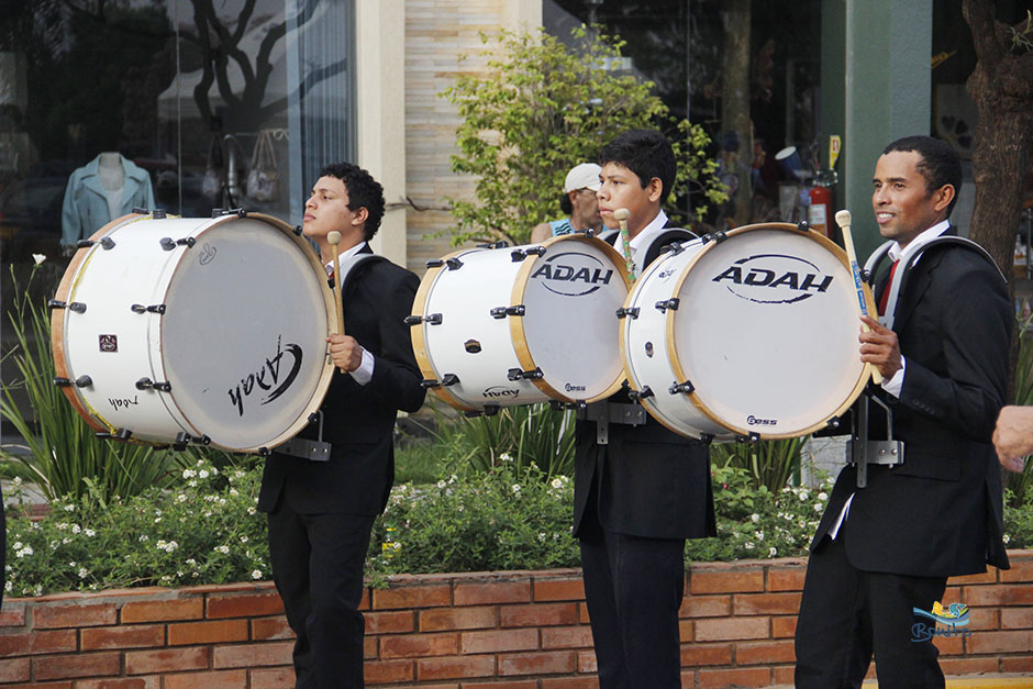 Confira a Alvorada festiva com as Bandas do Exército e da Seleta