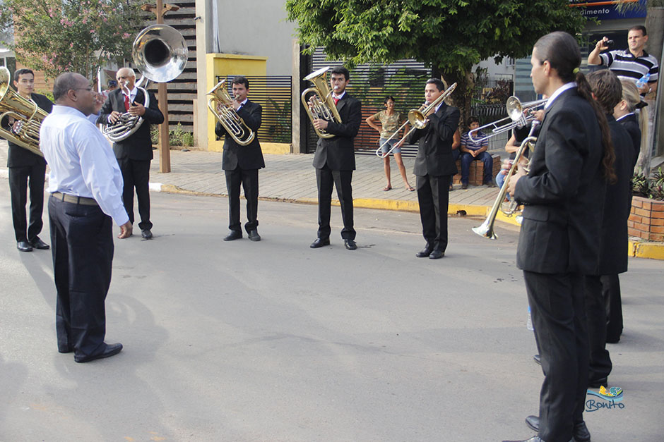 Confira a Alvorada festiva com as Bandas do Exército e da Seleta