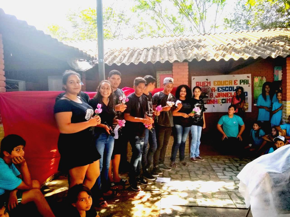 Escola de Águas do Miranda realiza evento reunindo pais e alunos