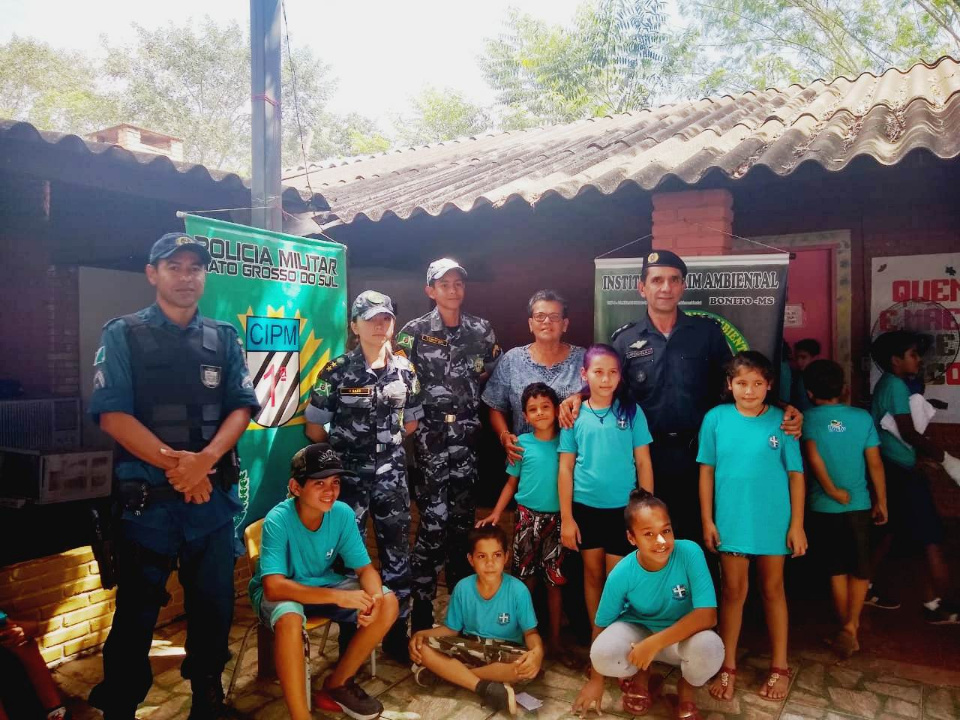 Escola de Águas do Miranda realiza evento reunindo pais e alunos