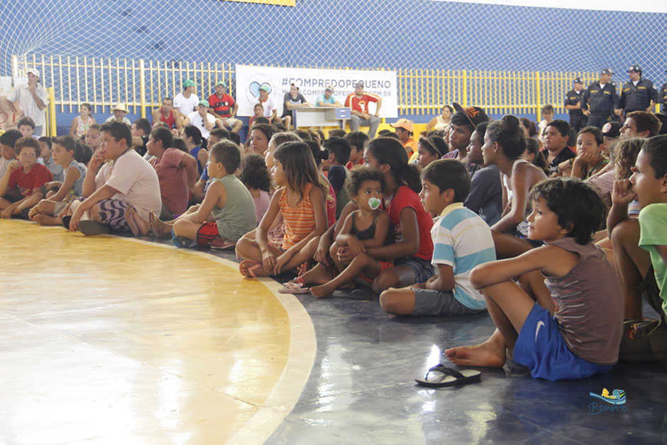 Galeria de fotos do Teatro no ginásio de esportes de Bonito