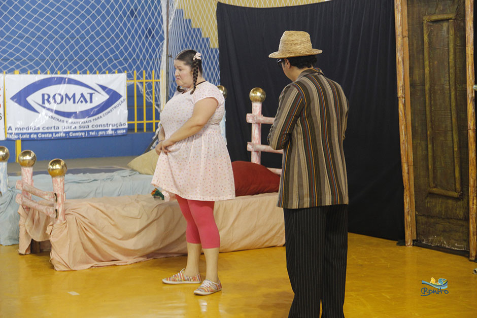 Galeria de fotos do Teatro no ginásio de esportes de Bonito
