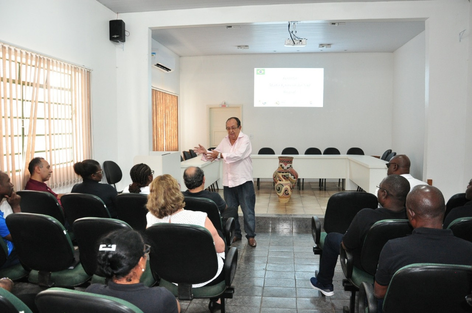 Prefeito Municipal recebe delegação de gestores de Angola