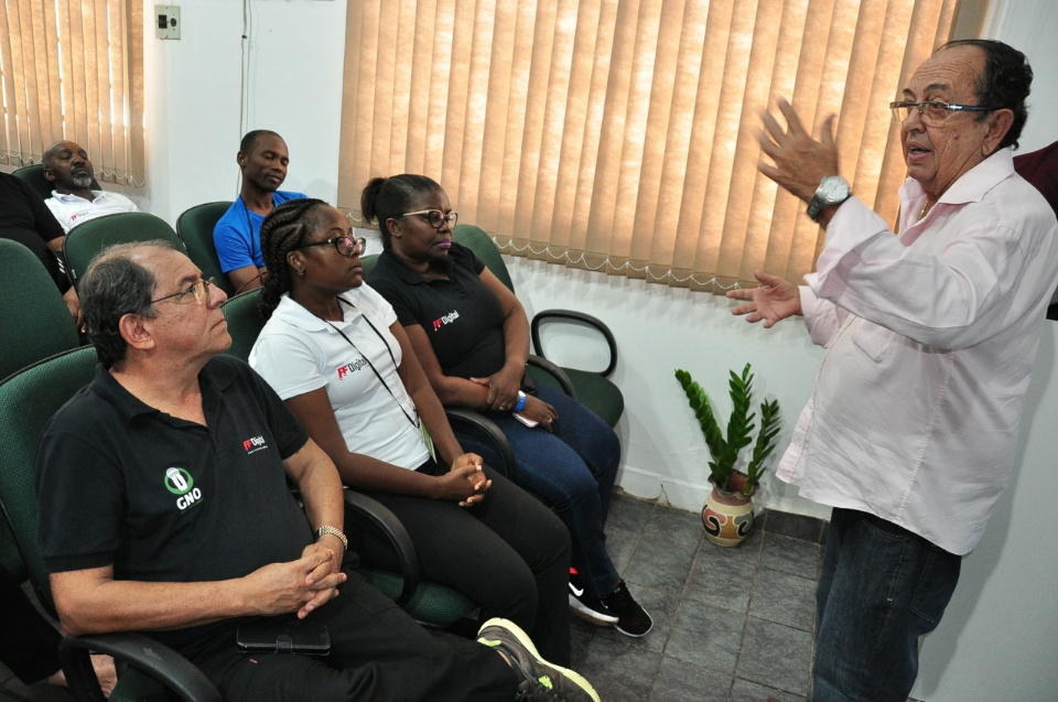 Prefeito Municipal recebe delegação de gestores de Angola