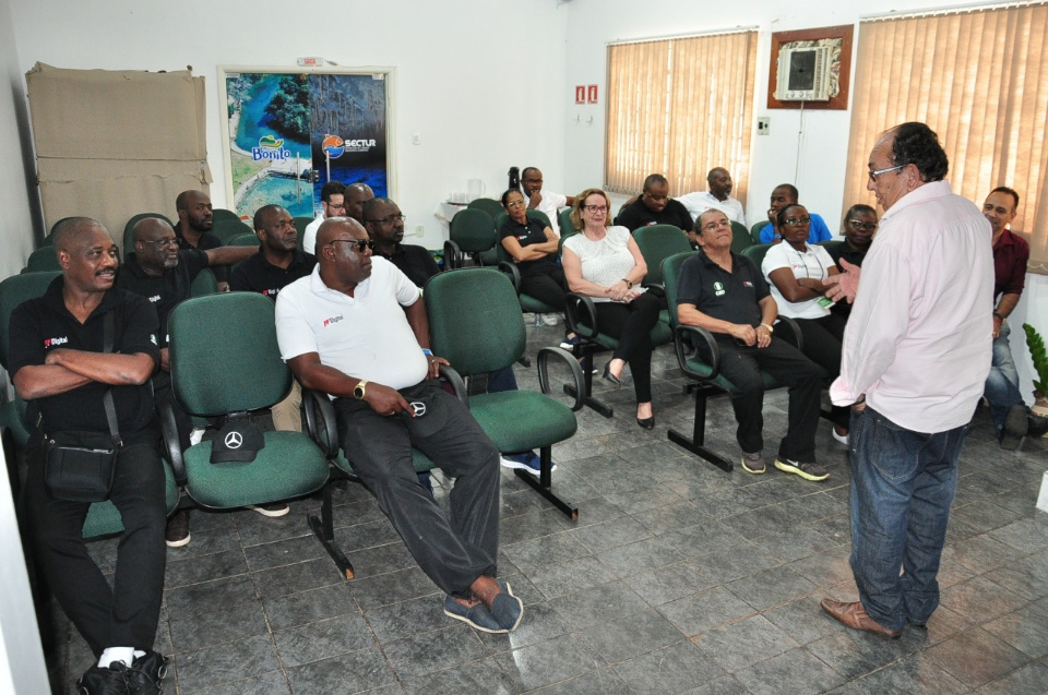 Prefeito Municipal recebe delegação de gestores de Angola