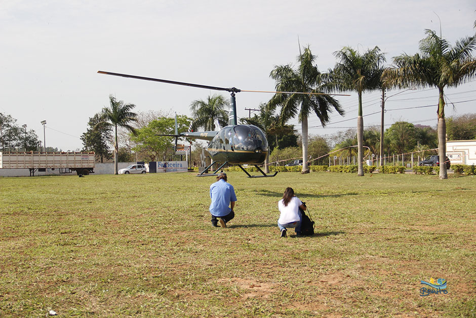 Voo panorâmico de helicóptero para os alunos das escolas municipais de Bonito