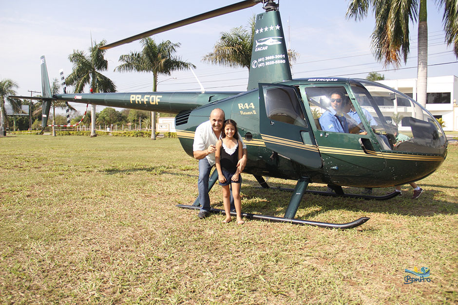 Voo panorâmico de helicóptero para os alunos das escolas municipais de Bonito