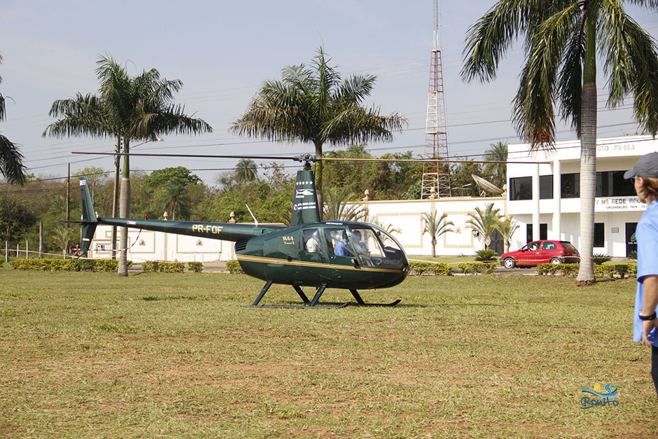 Voo panorâmico de helicóptero para os alunos das escolas municipais de Bonito