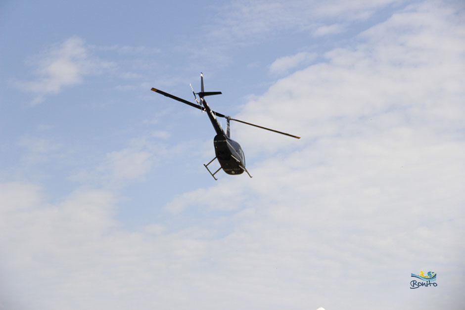 Voo panorâmico de helicóptero para os alunos das escolas municipais de Bonito