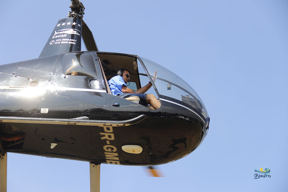 Voo panorâmico de helicóptero para os alunos das escolas municipais de Bonito