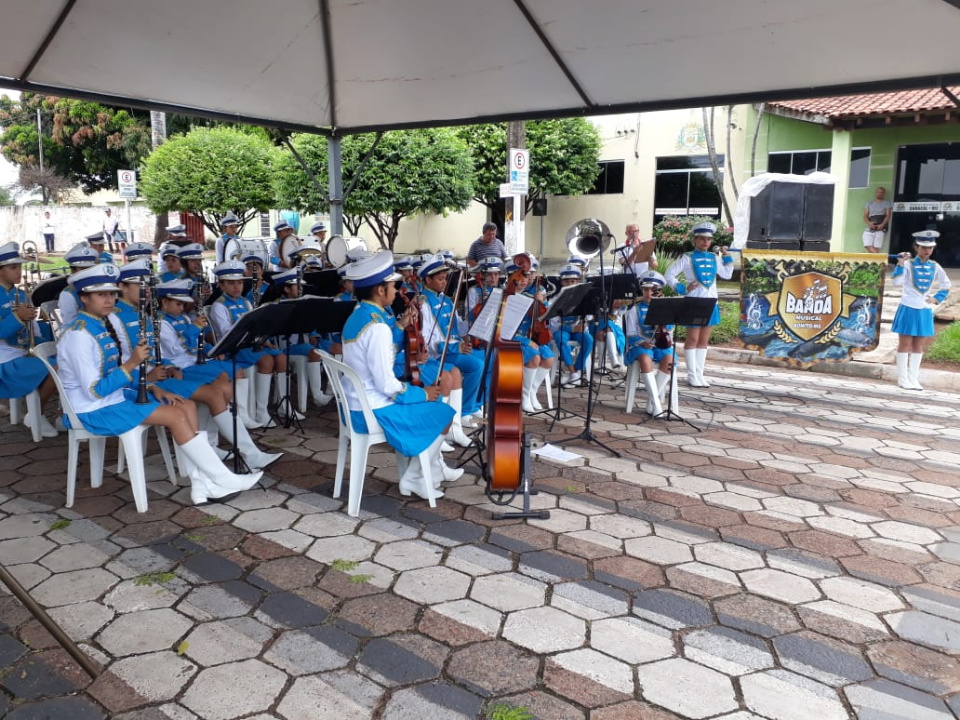 Banda Municipal se apresenta no 54º aniversário de Caracol