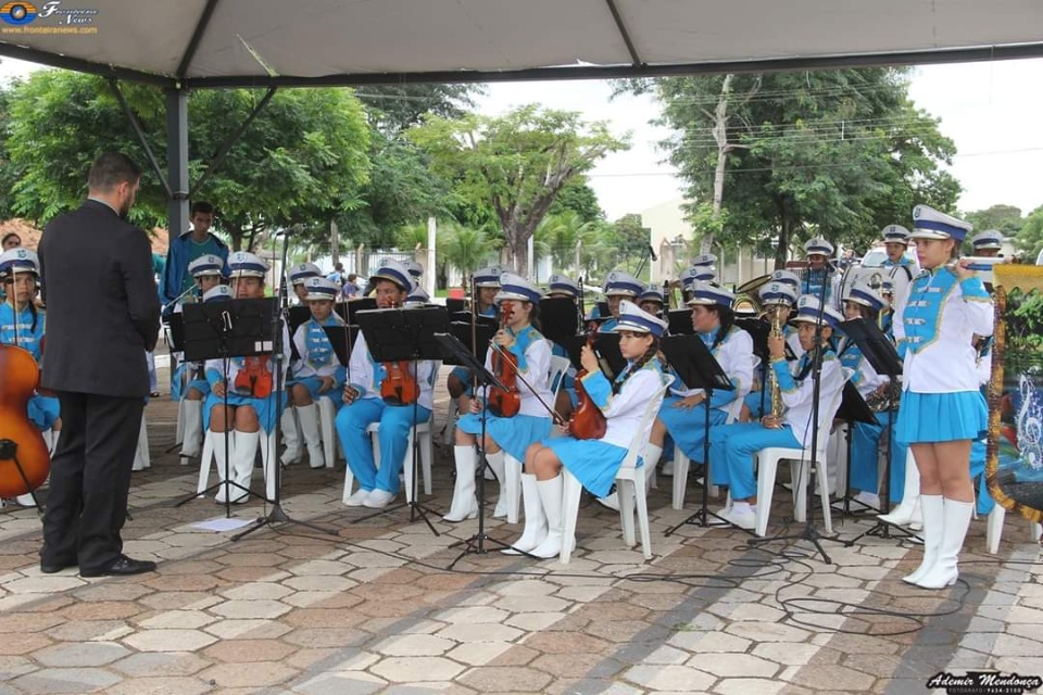 Banda Municipal se apresenta no 54º aniversário de Caracol