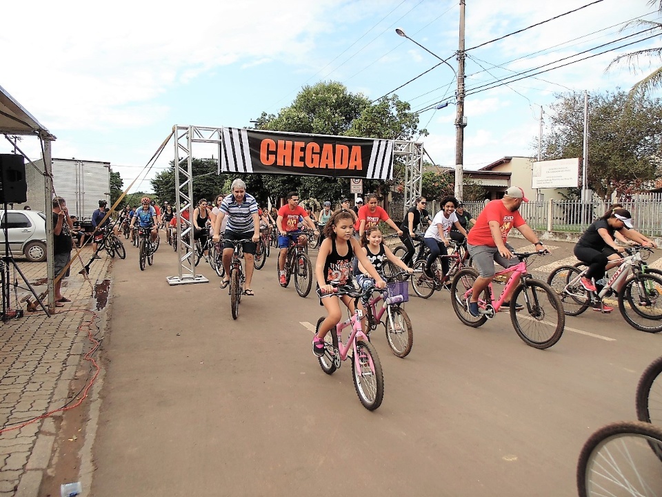 Esportes realizou hoje o 3º Passeio Ciclístico do Trabalhador