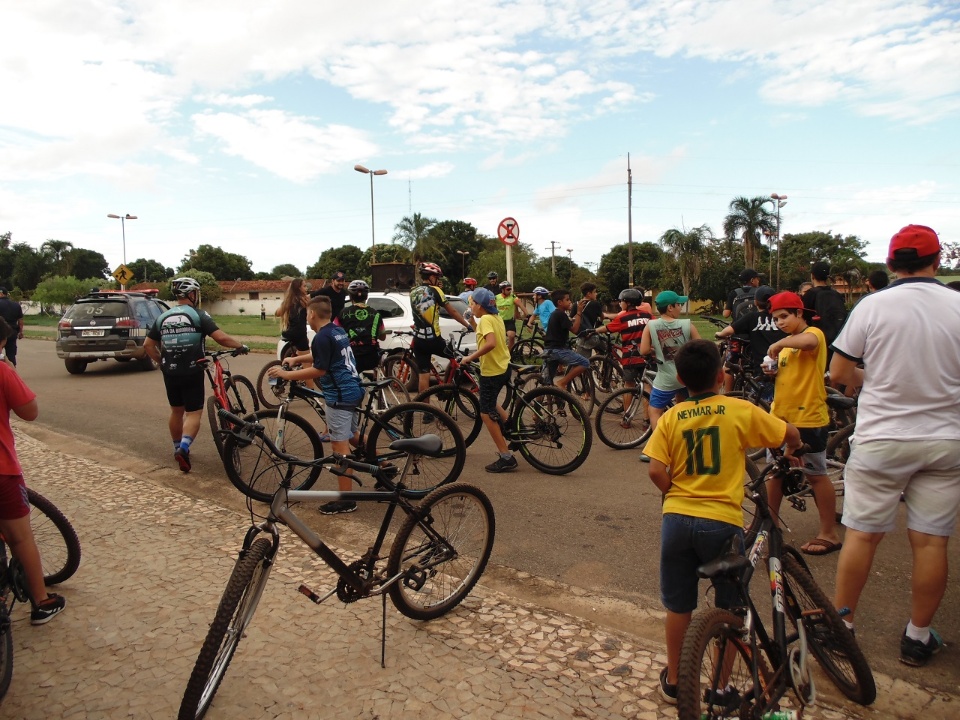 Esportes realizou hoje o 3º Passeio Ciclístico do Trabalhador