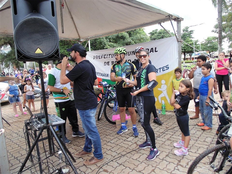 Esportes realizou hoje o 3º Passeio Ciclístico do Trabalhador