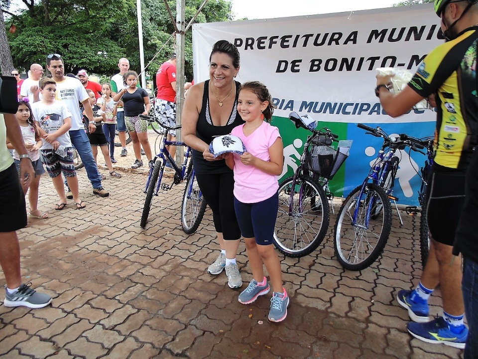 Esportes realizou hoje o 3º Passeio Ciclístico do Trabalhador