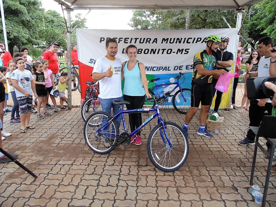 Esportes realizou hoje o 3º Passeio Ciclístico do Trabalhador