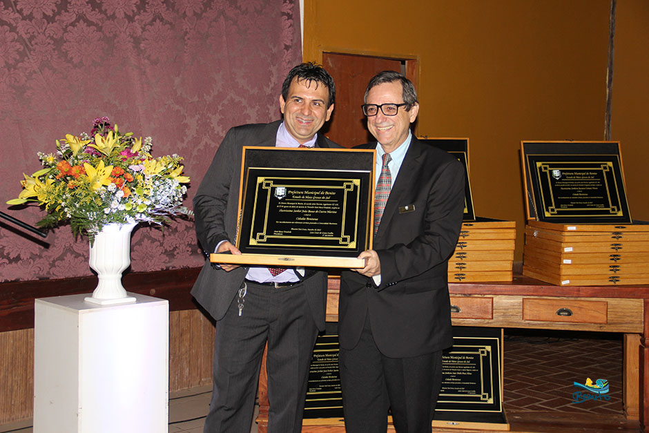 Galeria de fotos da entrega de títulos de cidadão bonitense Galeria de fotos da entrega de títulos de cidadão bonitense