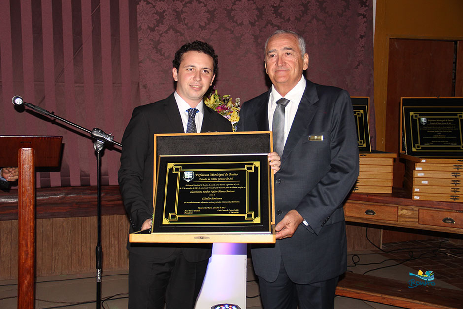 Galeria de fotos da entrega de títulos de cidadão bonitense Galeria de fotos da entrega de títulos de cidadão bonitense