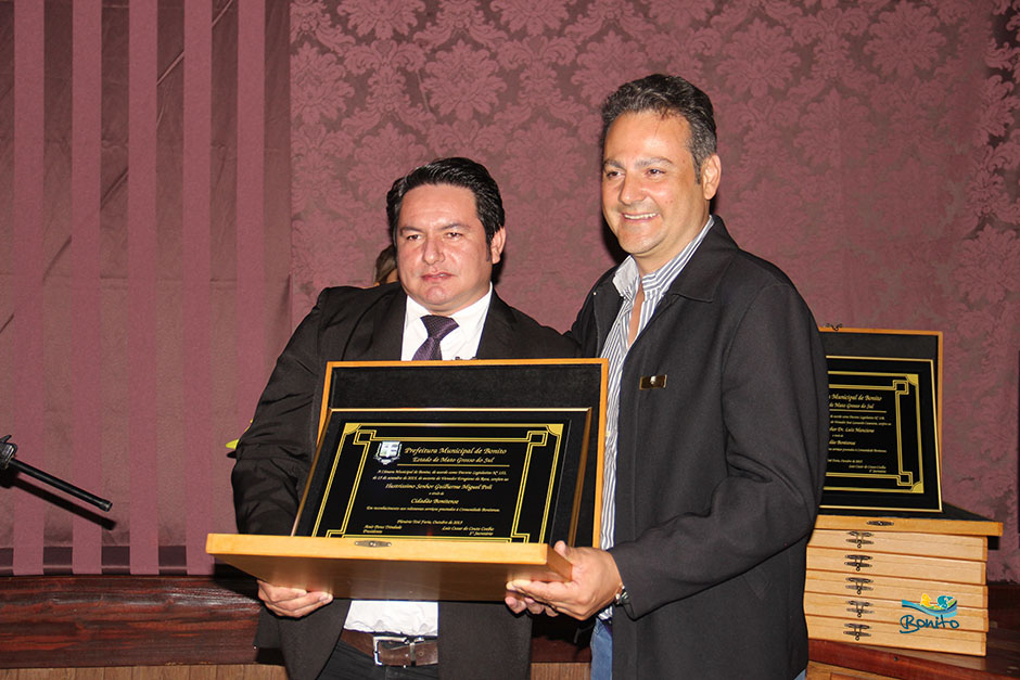 Galeria de fotos da entrega de títulos de cidadão bonitense Galeria de fotos da entrega de títulos de cidadão bonitense