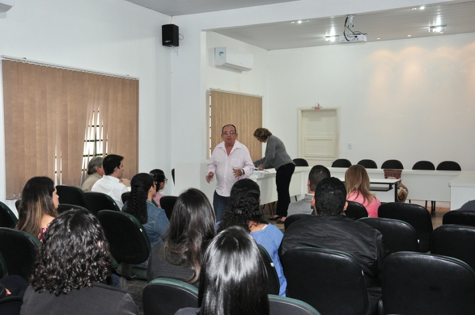 Prefeito Municipal deu posse a 14 novos servidores concursados