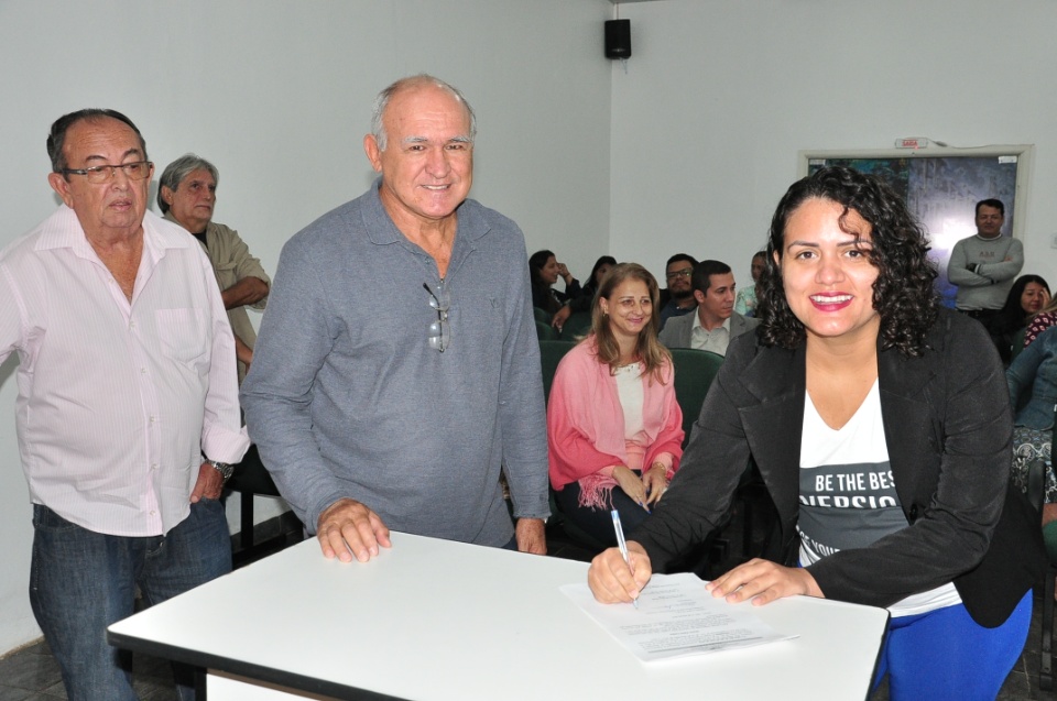 Prefeito Municipal deu posse a 14 novos servidores concursados