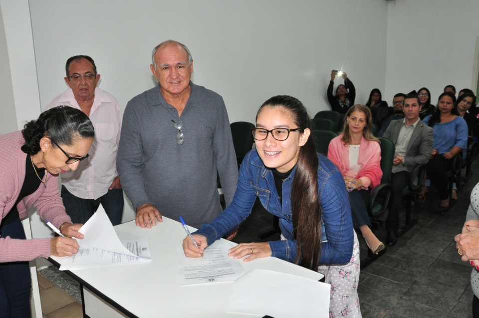 Prefeito Municipal deu posse a 14 novos servidores concursados