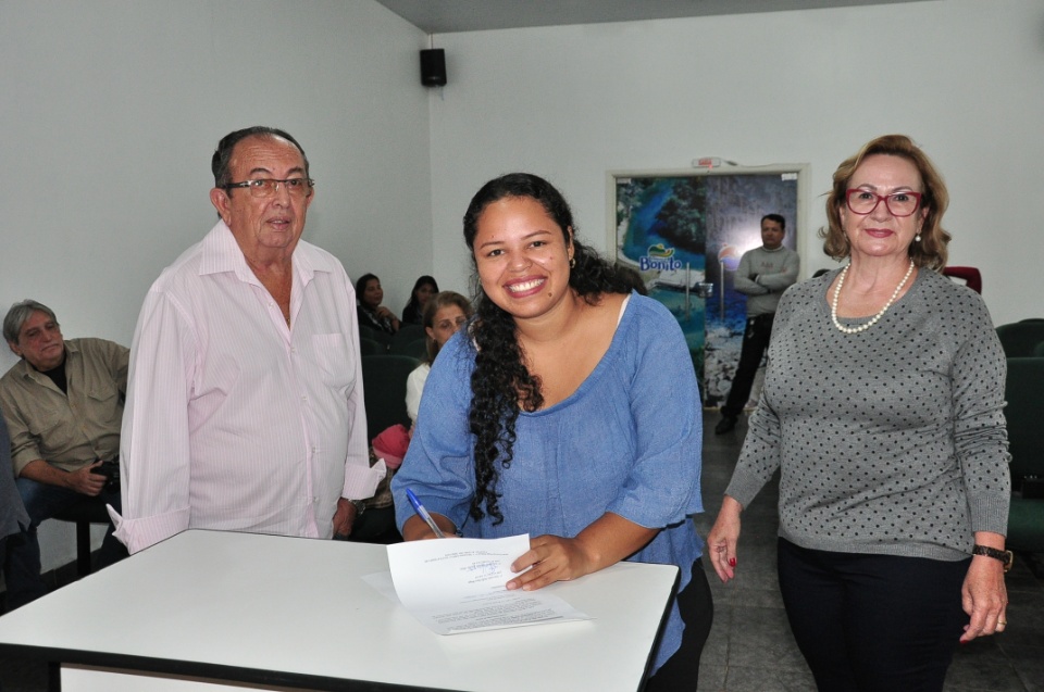 Prefeito Municipal deu posse a 14 novos servidores concursados