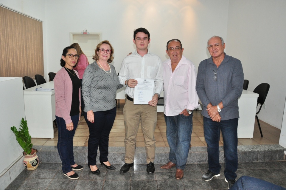 Prefeito Municipal deu posse a 14 novos servidores concursados