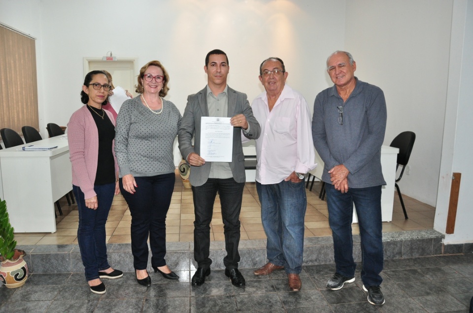 Prefeito Municipal deu posse a 14 novos servidores concursados