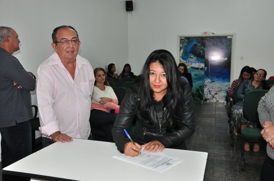 Prefeito Municipal deu posse a 14 novos servidores concursados