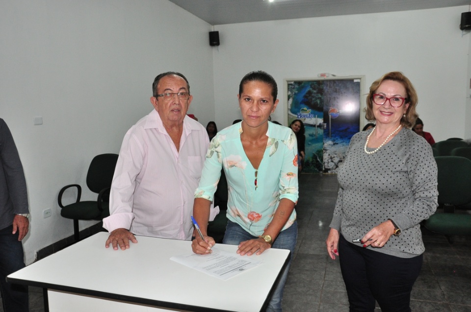 Prefeito Municipal deu posse a 14 novos servidores concursados