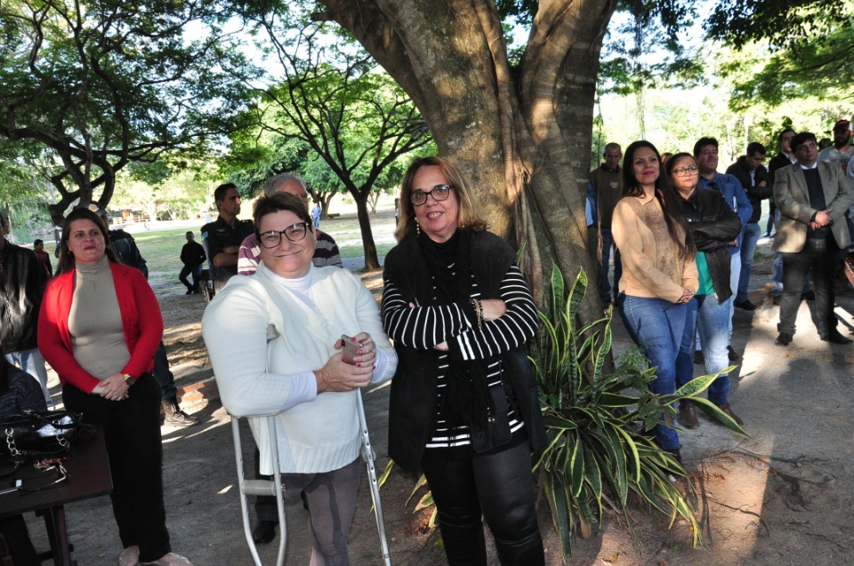 Durante inauguração, prefeito autoriza o início de novas obras