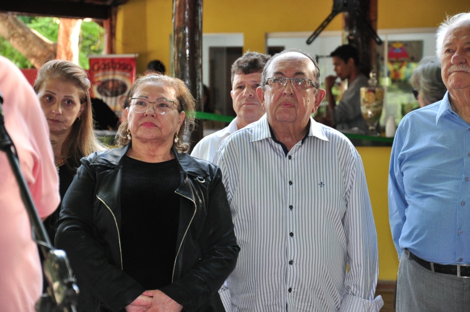 Durante inauguração, prefeito autoriza o início de novas obras